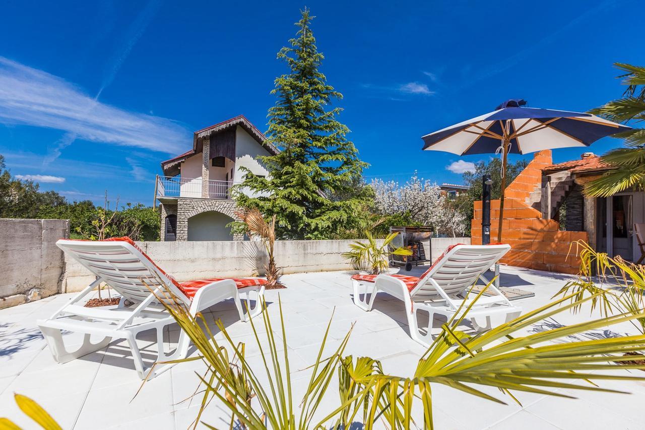 Holliday Home Maxdom Sukosan Exterior photo